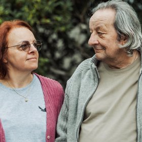 Lydia et Pascal Fournier Pascal et Lydia se regardent en souriant