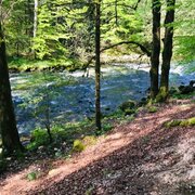 A l'extérieur des grottes