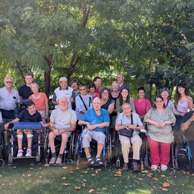 Groupe de personnes dans la nature
